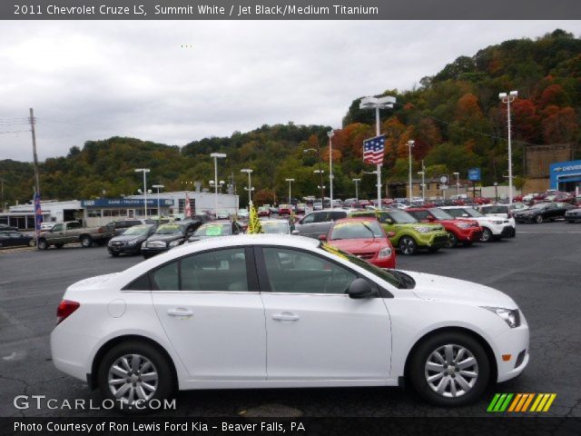 2011 Chevrolet Cruze LS in Summit White