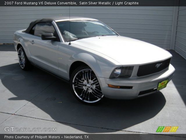 2007 Ford Mustang V6 Deluxe Convertible in Satin Silver Metallic