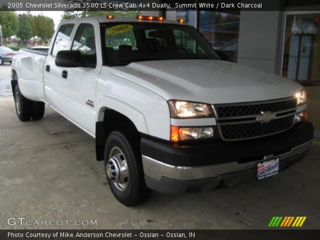 2005 Chevrolet Silverado 3500 LS Crew Cab 4x4 Dually in Summit White