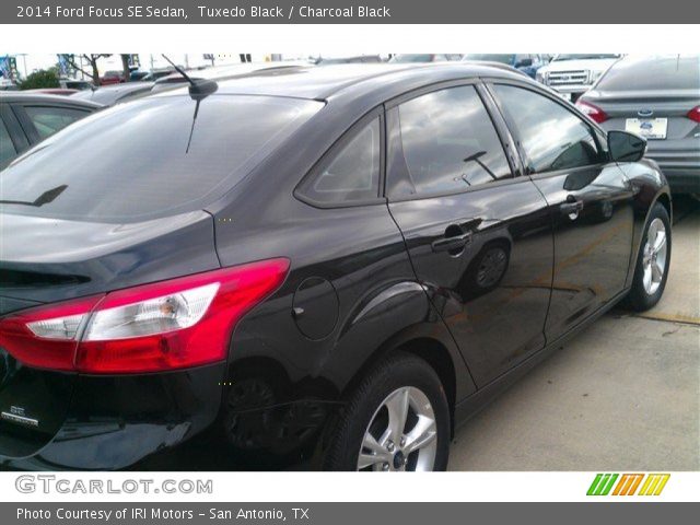 2014 Ford Focus SE Sedan in Tuxedo Black