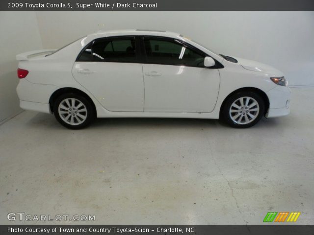 2009 Toyota Corolla S in Super White