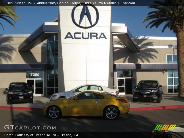 2005 Nissan 350Z Anniversary Edition Coupe in Ultra Yellow Metallic