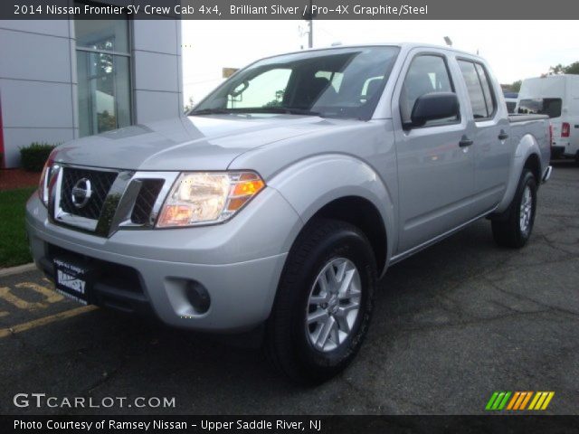 2014 Nissan Frontier SV Crew Cab 4x4 in Brilliant Silver