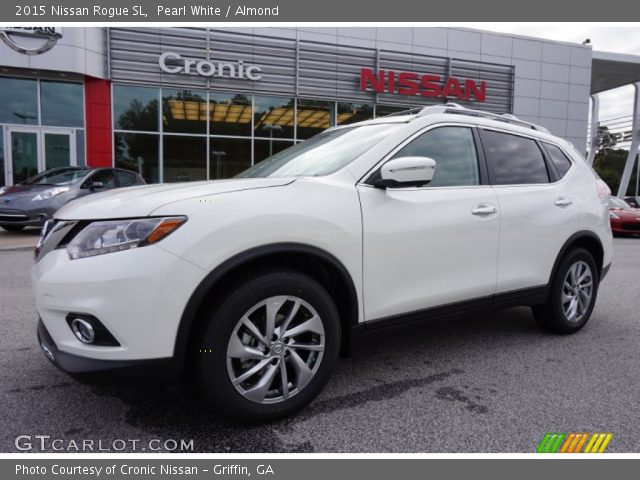 2015 Nissan Rogue SL in Pearl White