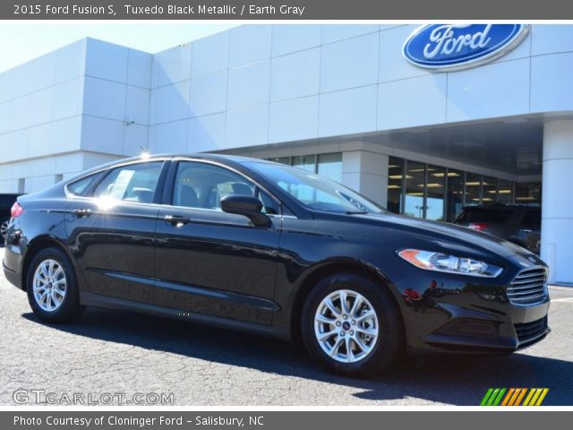 2015 Ford Fusion S in Tuxedo Black Metallic