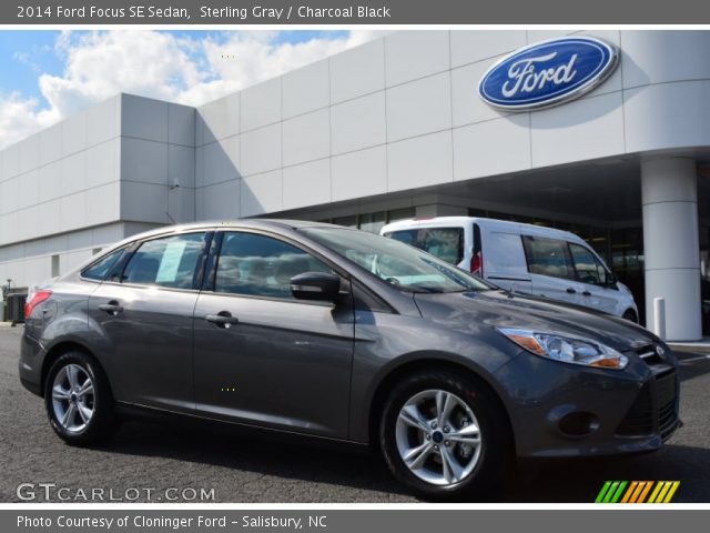 2014 Ford Focus SE Sedan in Sterling Gray