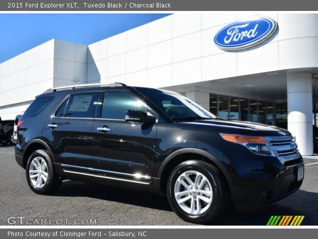 2015 Ford Explorer XLT in Tuxedo Black