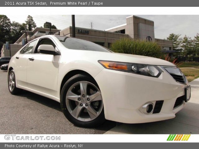 2011 Acura TSX Sedan in Premium White Pearl