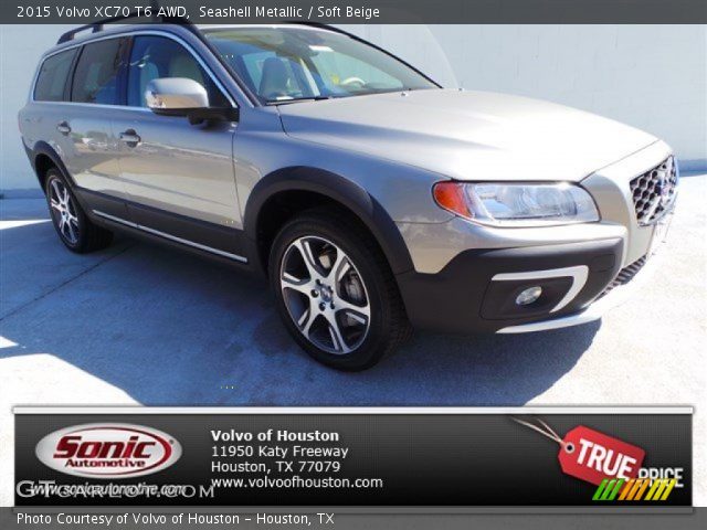 2015 Volvo XC70 T6 AWD in Seashell Metallic