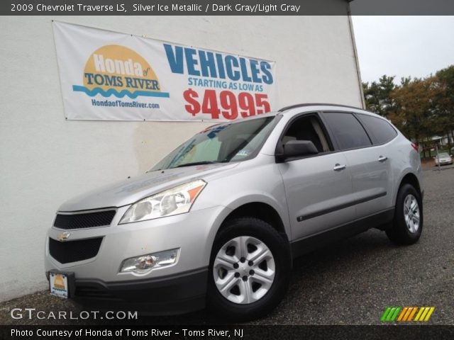 2009 Chevrolet Traverse LS in Silver Ice Metallic