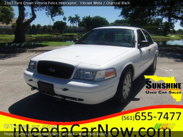 2007 Ford Crown Victoria Police Interceptor in Vibrant White