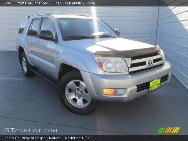 2005 Toyota 4Runner SR5 in Titanium Metallic