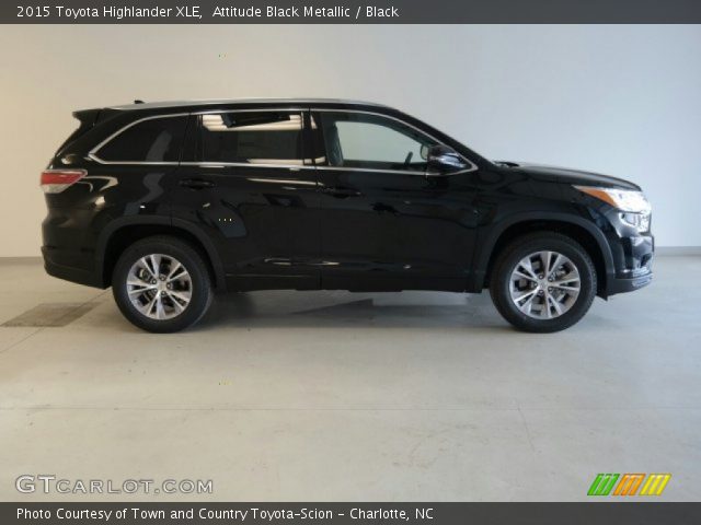 2015 Toyota Highlander XLE in Attitude Black Metallic