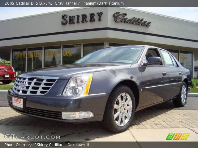 2009 Cadillac DTS Luxury in Gray Flannel