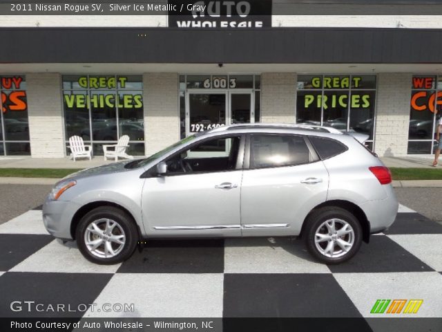 2011 Nissan Rogue SV in Silver Ice Metallic
