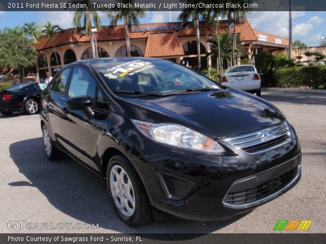 2011 Ford Fiesta SE Sedan in Tuxedo Black Metallic