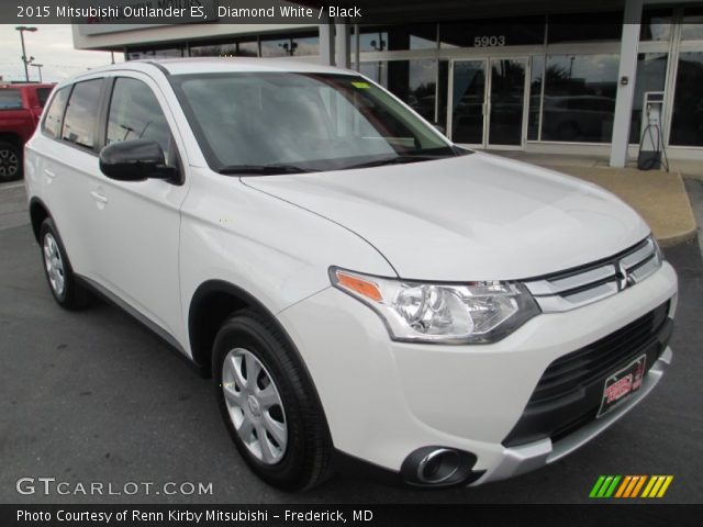 2015 Mitsubishi Outlander ES in Diamond White