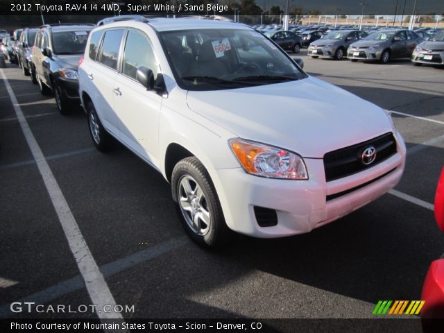 2012 Toyota RAV4 I4 4WD in Super White