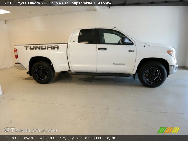2015 Toyota Tundra SR5 Double Cab in Super White