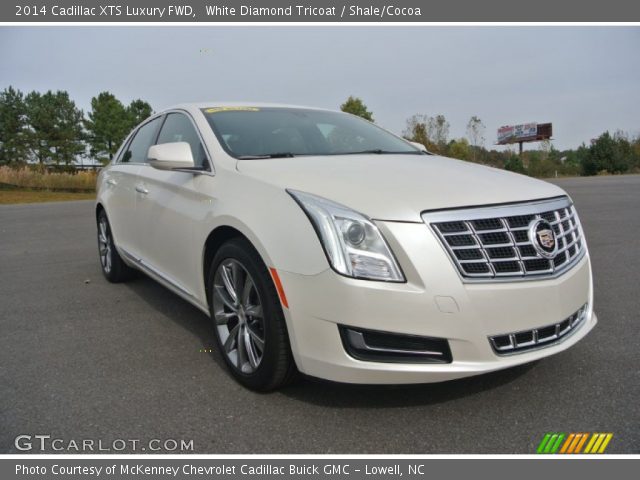 2014 Cadillac XTS Luxury FWD in White Diamond Tricoat
