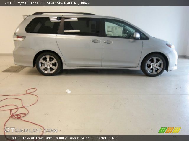2015 Toyota Sienna SE in Silver Sky Metallic