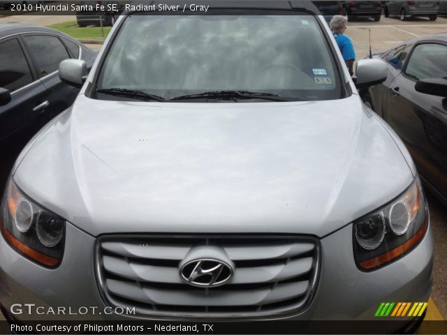 2010 Hyundai Santa Fe SE in Radiant Silver