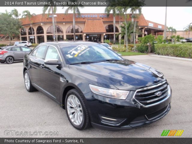 2014 Ford Taurus Limited in Tuxedo Black