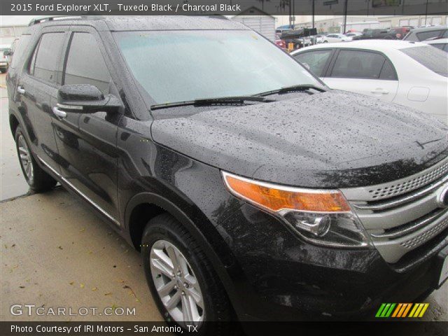 2015 Ford Explorer XLT in Tuxedo Black