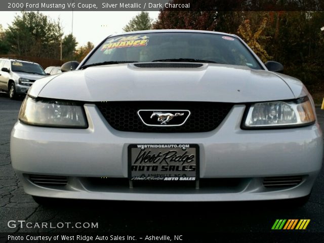 2000 Ford Mustang V6 Coupe in Silver Metallic