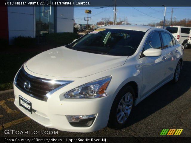 2013 Nissan Altima 2.5 S in Pearl White