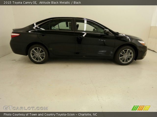 2015 Toyota Camry SE in Attitude Black Metallic