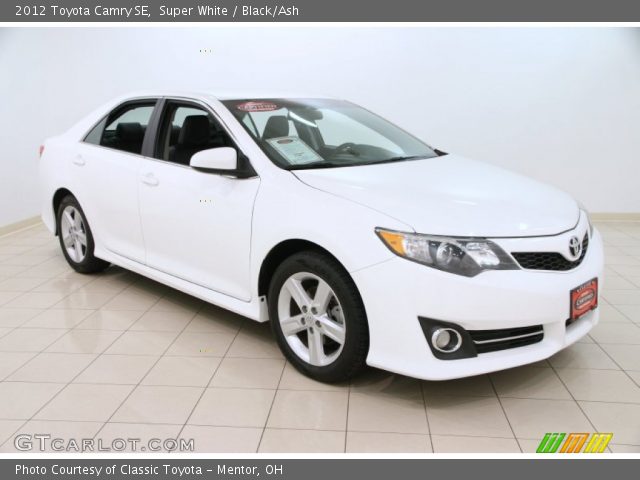 2012 Toyota Camry SE in Super White