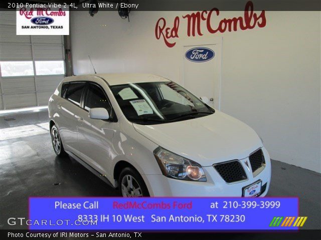 2010 Pontiac Vibe 2.4L in Ultra White