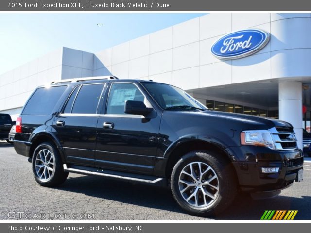 2015 Ford Expedition XLT in Tuxedo Black Metallic