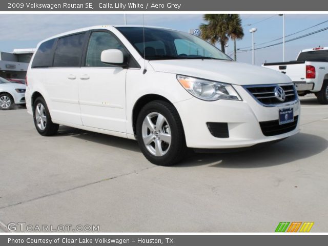 2009 Volkswagen Routan SE in Calla Lilly White