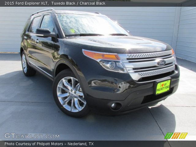 2015 Ford Explorer XLT in Tuxedo Black