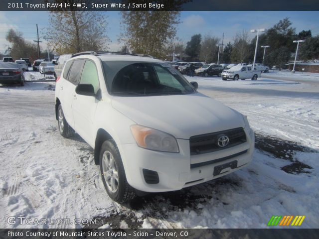 2011 Toyota RAV4 I4 4WD in Super White