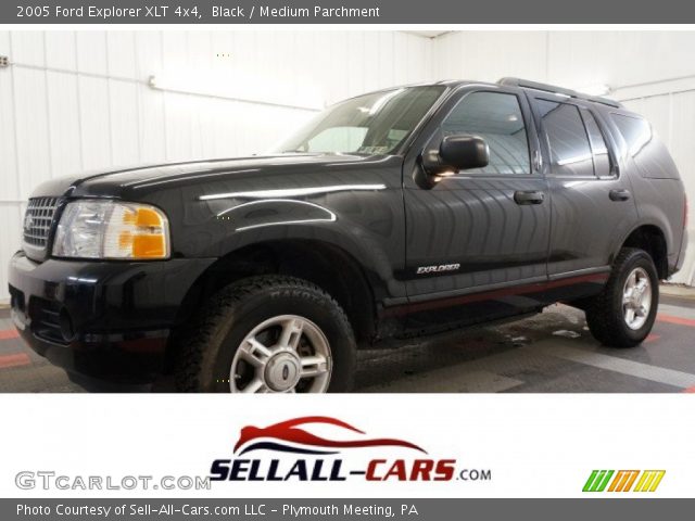 2005 Ford Explorer XLT 4x4 in Black