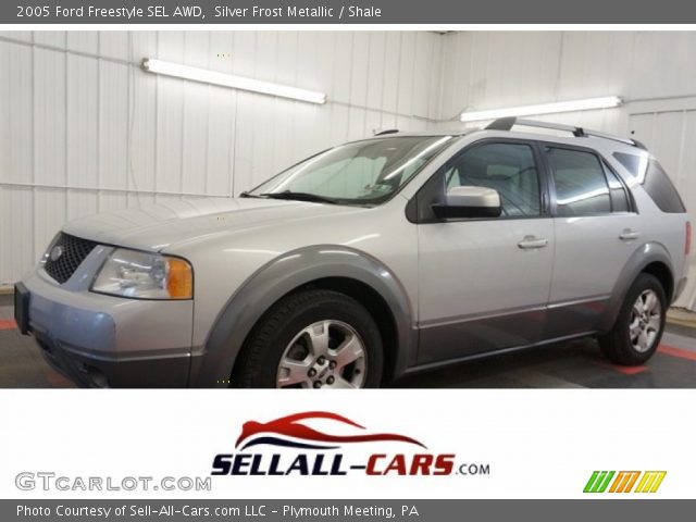 2005 Ford Freestyle SEL AWD in Silver Frost Metallic