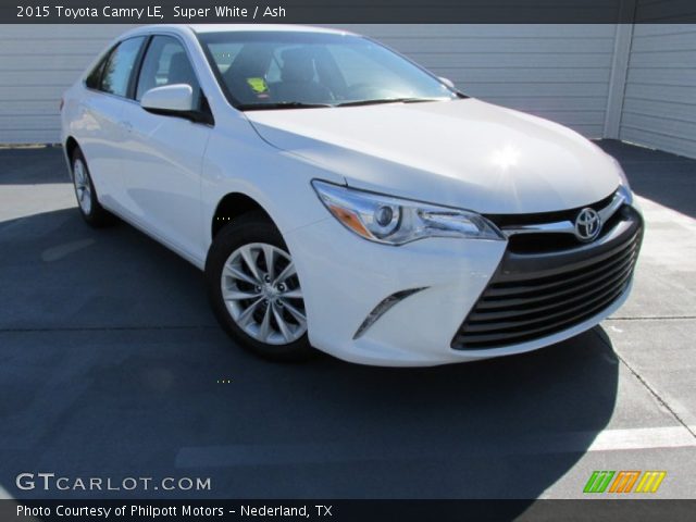 2015 Toyota Camry LE in Super White
