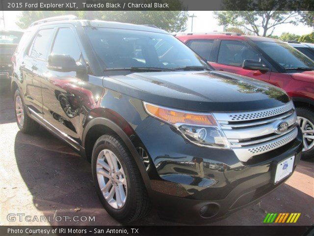 2015 Ford Explorer XLT in Tuxedo Black