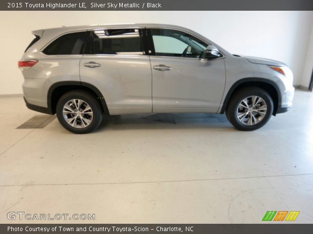 2015 Toyota Highlander LE in Silver Sky Metallic