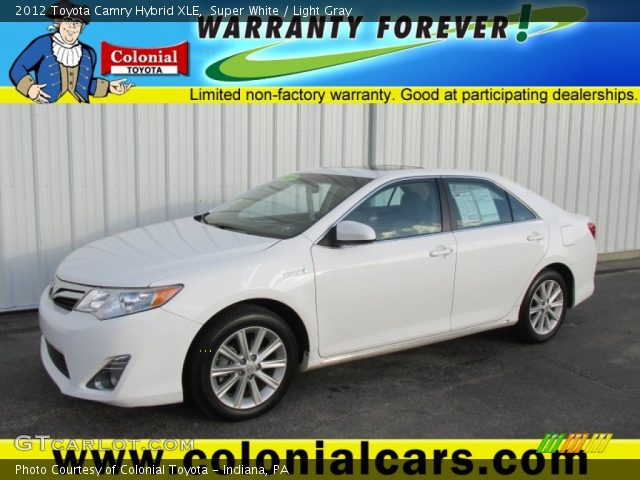 2012 Toyota Camry Hybrid XLE in Super White