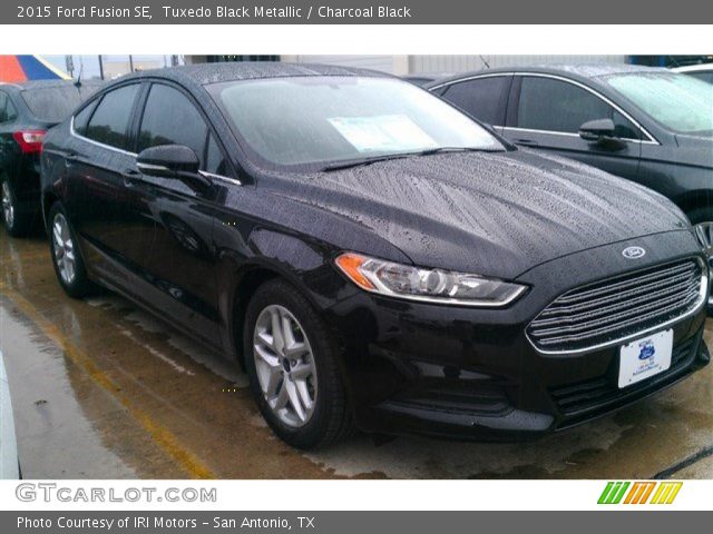 2015 Ford Fusion SE in Tuxedo Black Metallic