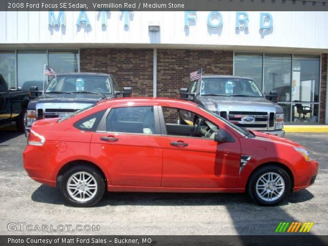 2008 Ford Focus SE Sedan in Vermillion Red