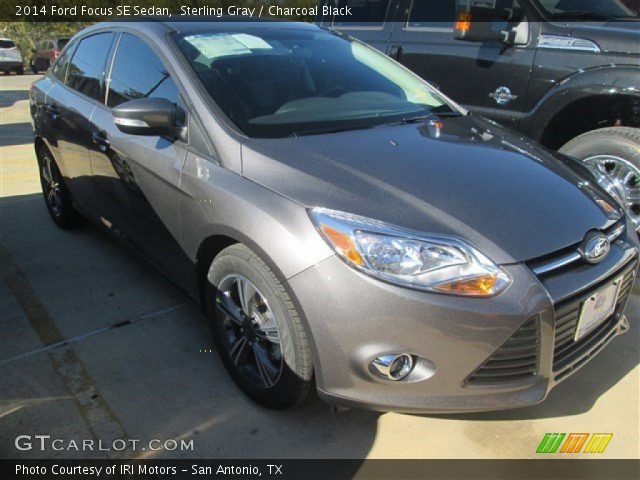 2014 Ford Focus SE Sedan in Sterling Gray