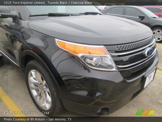 2015 Ford Explorer Limited in Tuxedo Black