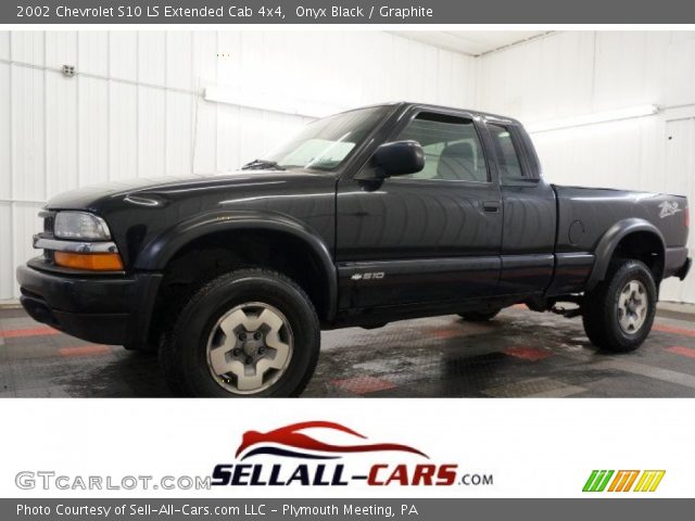 2002 Chevrolet S10 LS Extended Cab 4x4 in Onyx Black