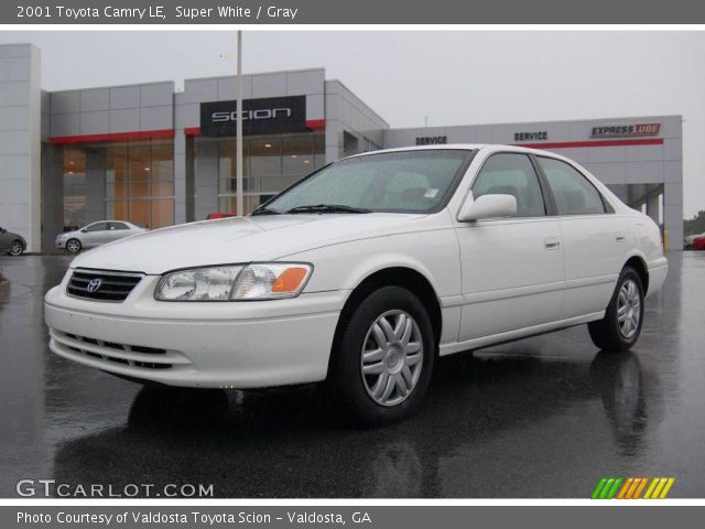 2001 Toyota Camry LE in Super White
