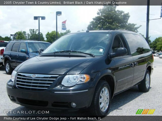 2005 chrysler town and country limited. Brilliant Black 2005 Chrysler